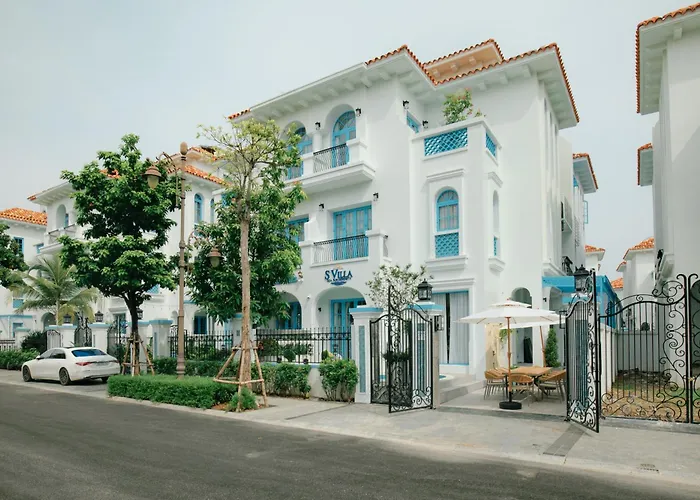 S - Center & Near - 4br Private With Pool, Jacuzzi, Sauna, Karaoke Ha Long