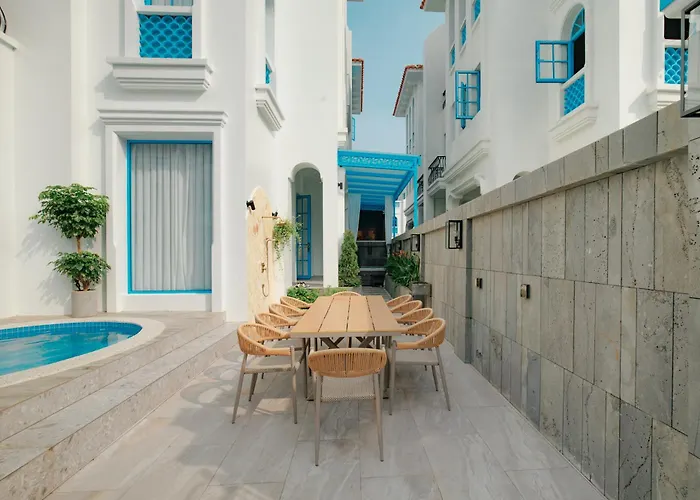 S - Center & Near - 4br Private With Pool, Jacuzzi, Sauna, Karaoke * Ha Long