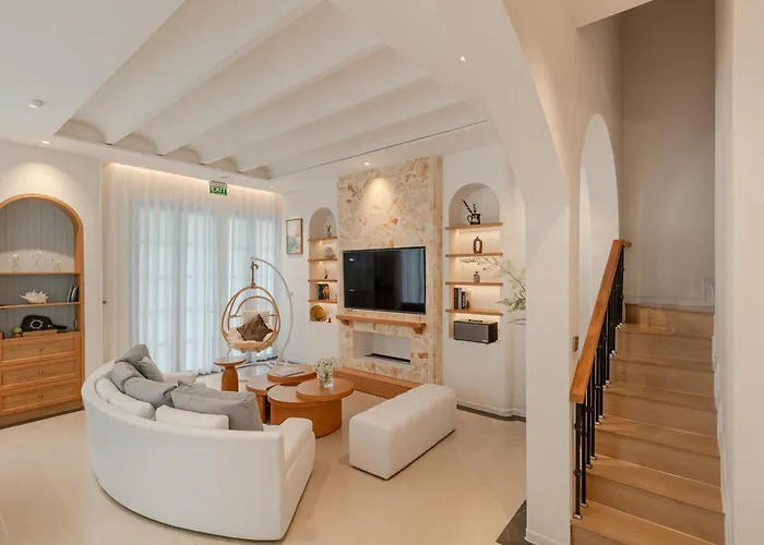 S - Center & Near - 4br Private With Pool, Jacuzzi, Sauna, Karaoke Villa *