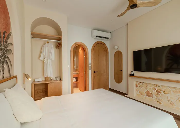 S - Center & Near - 4br Private With Pool, Jacuzzi, Sauna, Karaoke * Ha Long