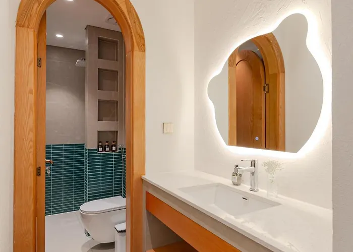 S - Center & Near - 4br Private With Pool, Jacuzzi, Sauna, Karaoke Ha Long