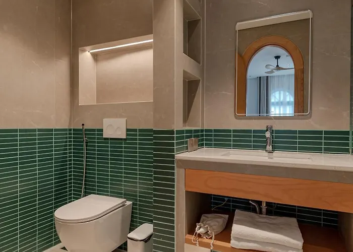 Villa S - Center & Near - 4br Private With Pool, Jacuzzi, Sauna, Karaoke