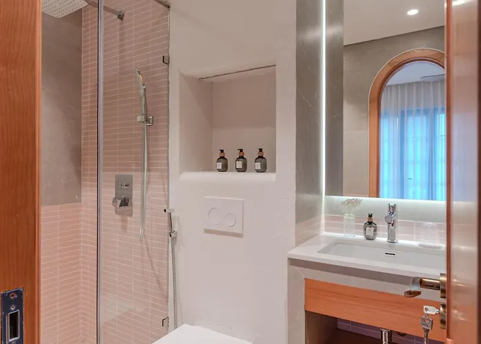 Villa S - Center & Near - 4br Private With Pool, Jacuzzi, Sauna, Karaoke