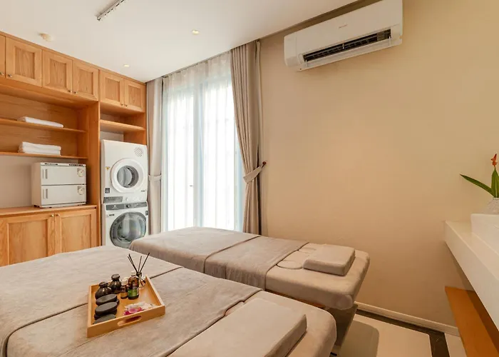 S - Center & Near - 4br Private With Pool, Jacuzzi, Sauna, Karaoke Ha Long