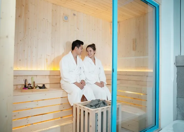 S - Center & Near - 4br Private With Pool, Jacuzzi, Sauna, Karaoke Ha Long